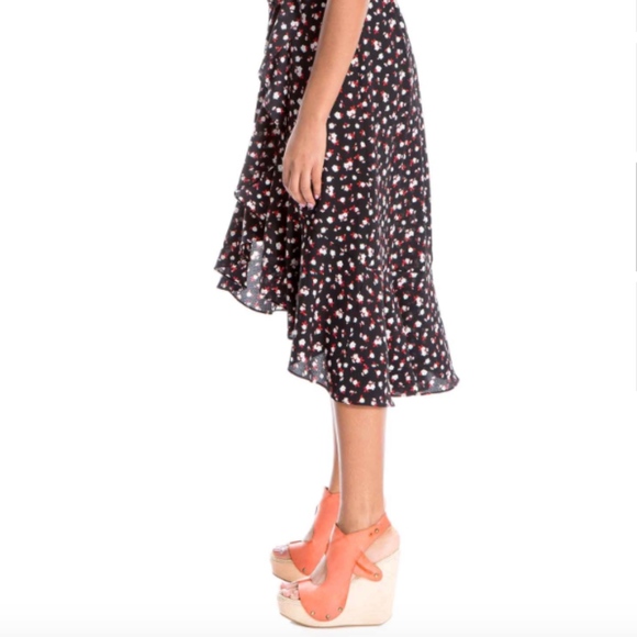 Max Studio - Ruffle Crepe Hi-Lo Wrap Dress - XS - Picture 5 of 7